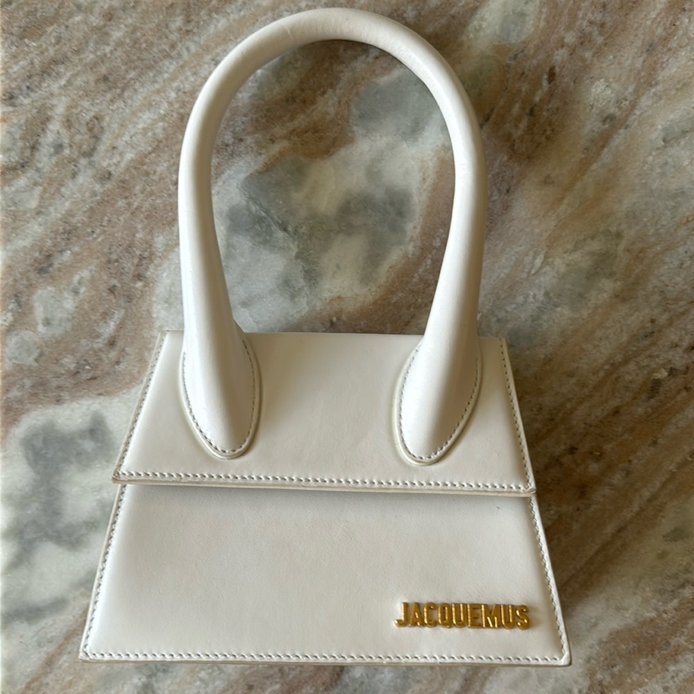 Authentic Jacquemus le Chiquito Moyen bag in white. *gently used* - Picture 1 of 3